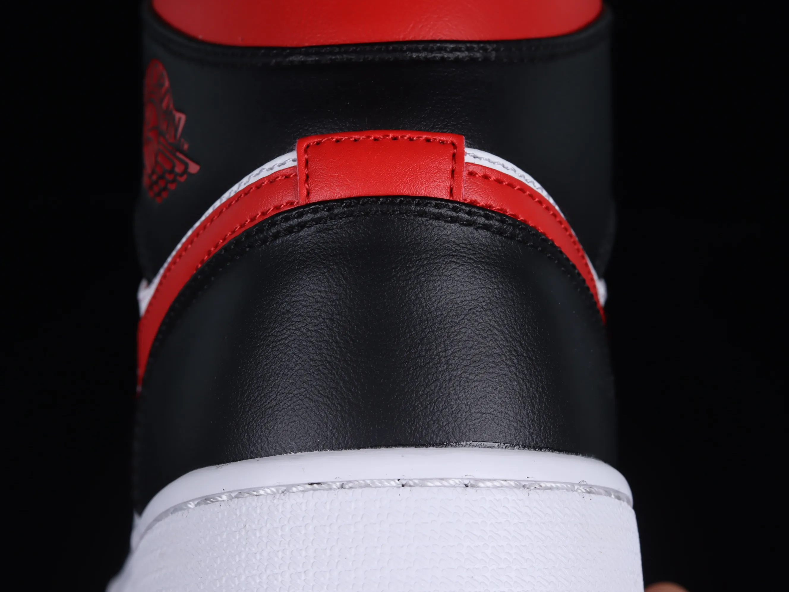 All categories Air Jordan Jordan series basketball shoes Air Jordan 1 Mid Air Jordan 1 Mid AJ1 Joe 1 black and white mid-top basketball shoes 554724-079